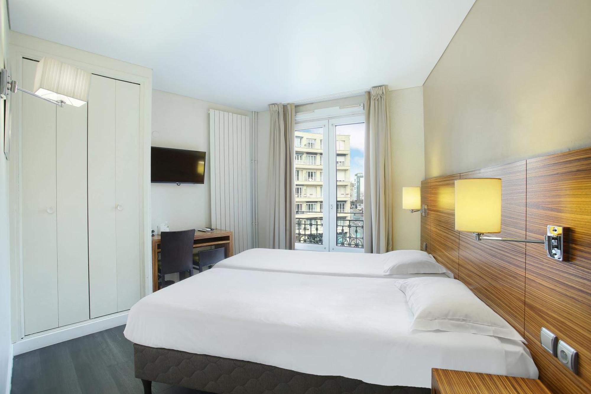 Hotel Gabriel Issy Paris Bagian luar foto